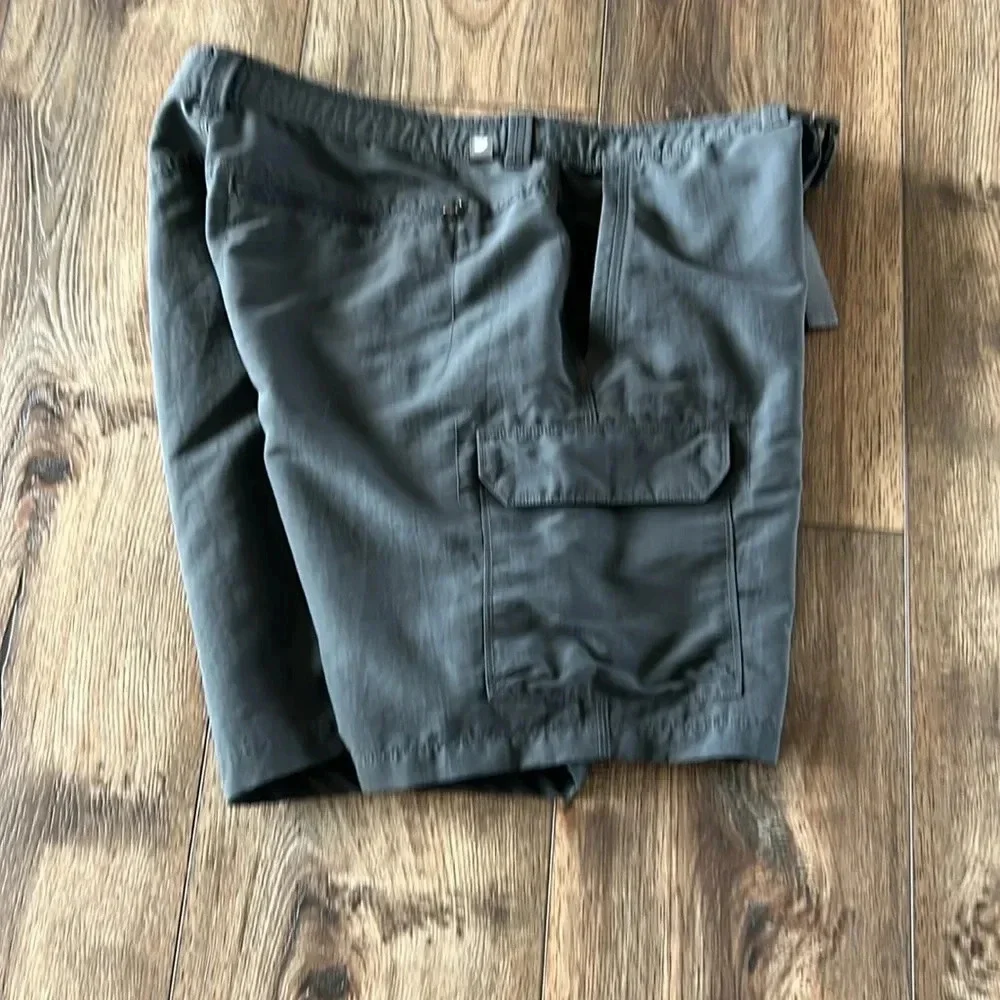 The North Face Men’s Cargo 10” inseam Charcoal Grey Size 40